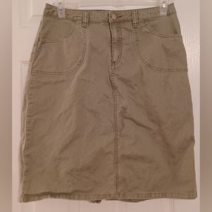 *Donating soon if not sold* Kim Rogers lt. olive green denim skirt size 10